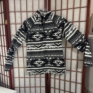 Eddie Bauer Monochrome Patterned Soft Fleece Top PTP 19 inches
